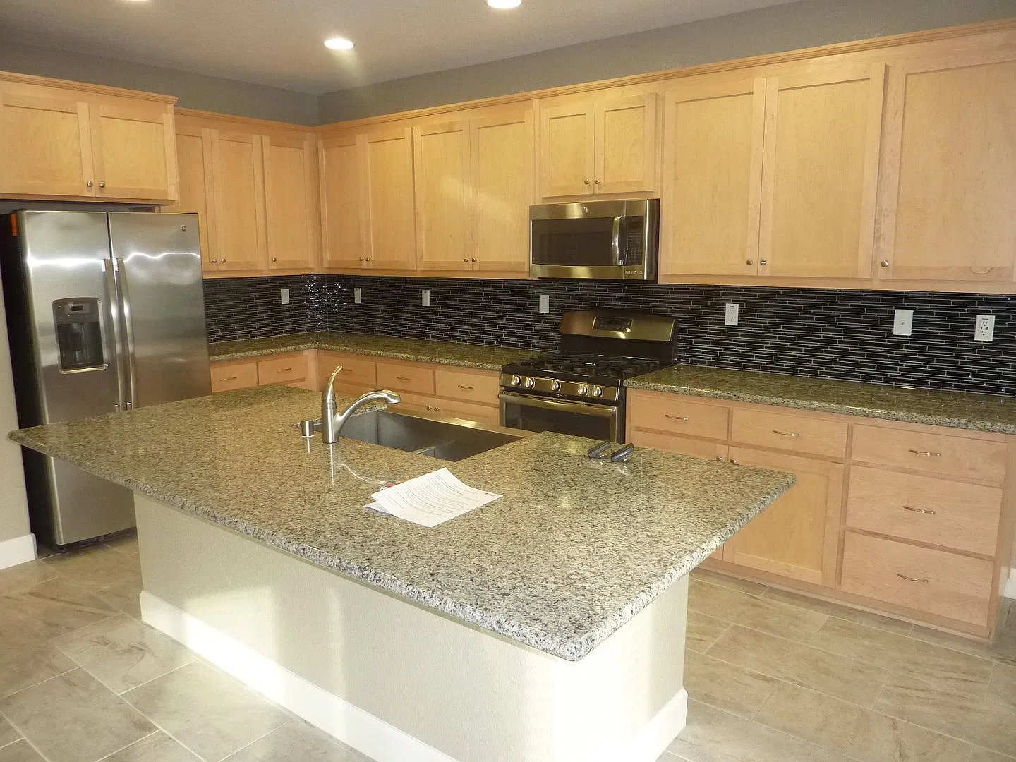 Beautiful 3-Bedroom, 2 Story Home in a Great Folsom Neighborhood — Photo 2