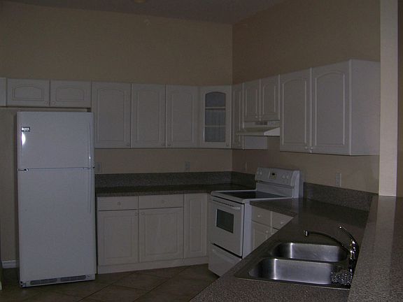 2nd image of 774 SE Academy Ln