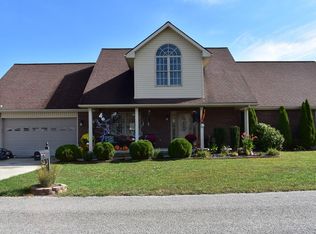 36 Saint Martins Ln, Hazard, KY 41701