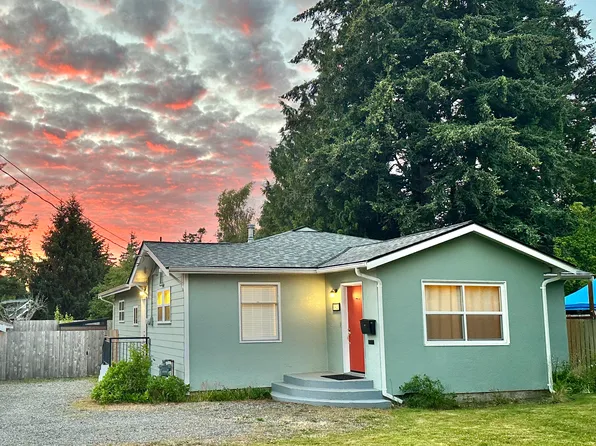 1420 E Victor St, Bellingham, WA 98225