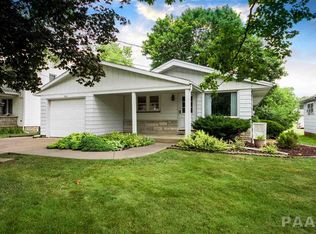 708 N Church St, Roanoke, IL