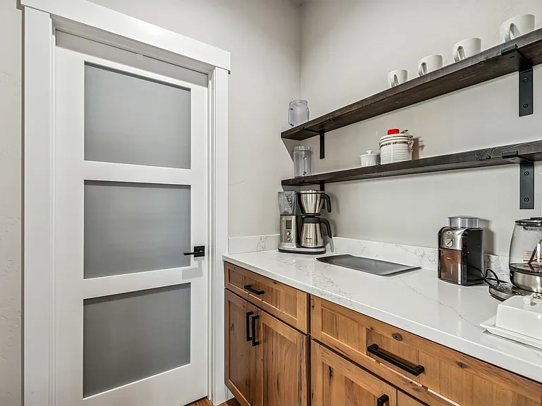 501 Wheatland Ln — Photo 25