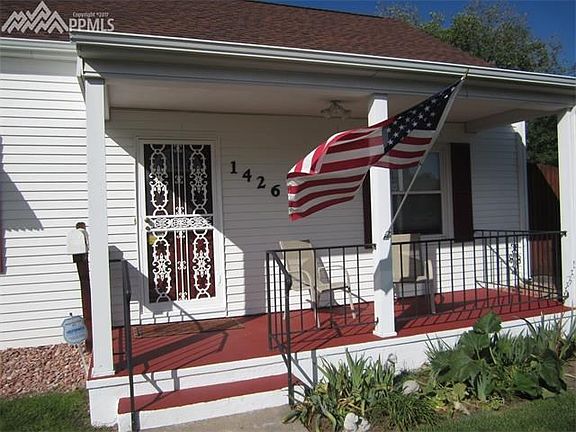 Beautiful & Spacious Front Porch!