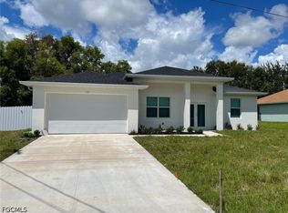 132 SW 9th Ave, Cape Coral, FL 33991
