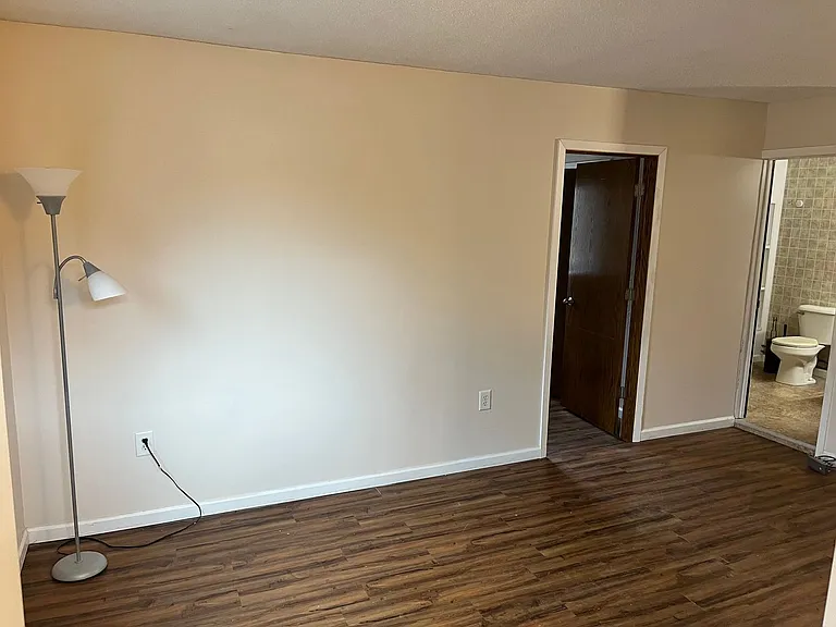 6077 Brooklyn Rd — Photo 1
