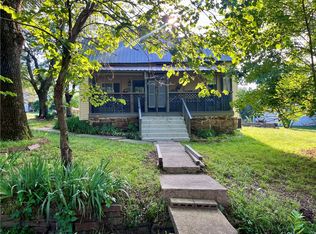 1421 Hendrix St, Altus, AR 72821