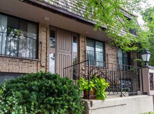 1717 Northfield Sq APT A, Northfield, IL 60093