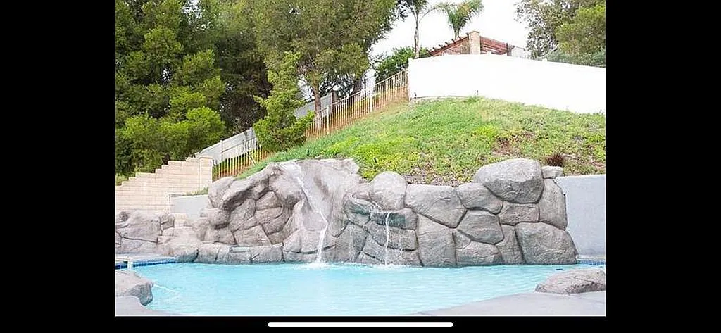 5 bed, 2605 sqft, $4,795 — Photo 4