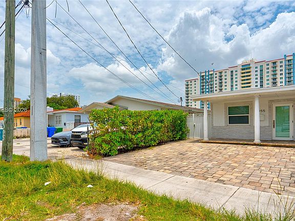 4th image of 2953 SW 23rd St #2955