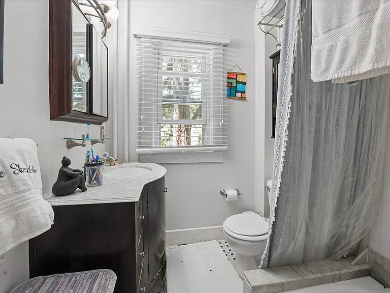 31 Armourvilla Ave — Photo 14