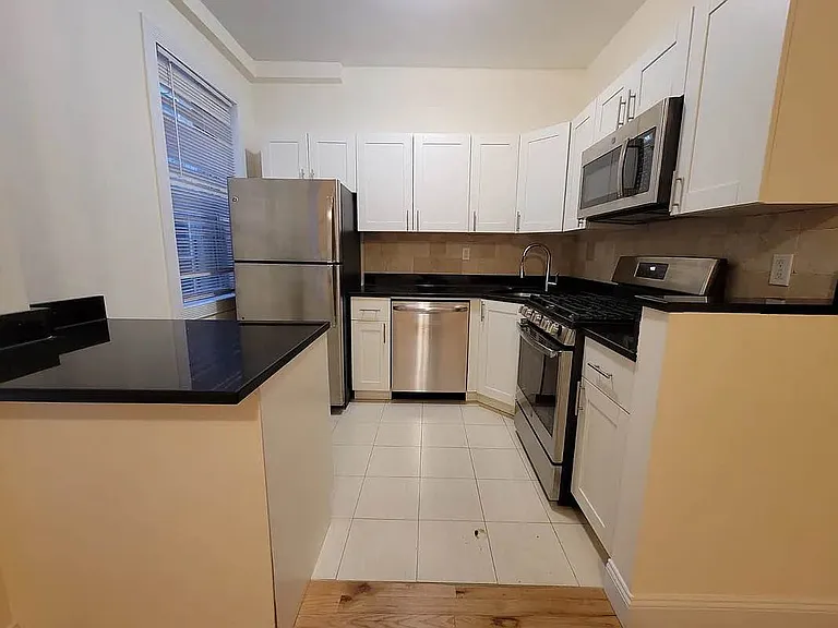 408 W 44th St #66 — Photo 3