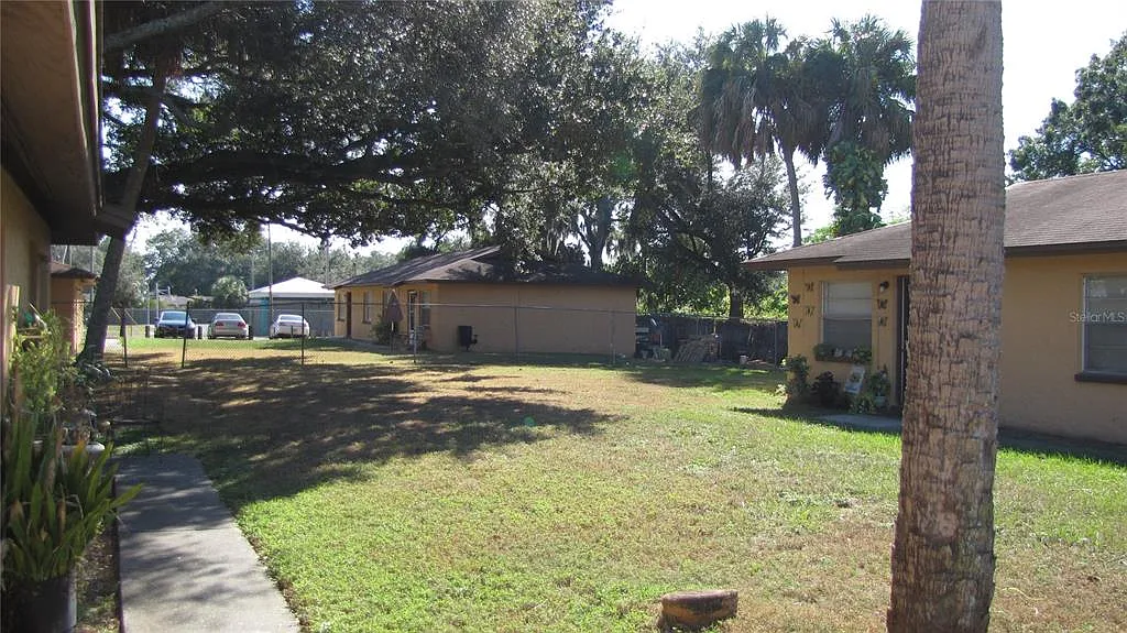 Building Photo - 5215 E Columbus Dr #A