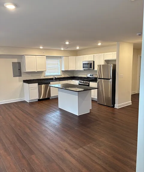 516 Green St #4 — Photo 6