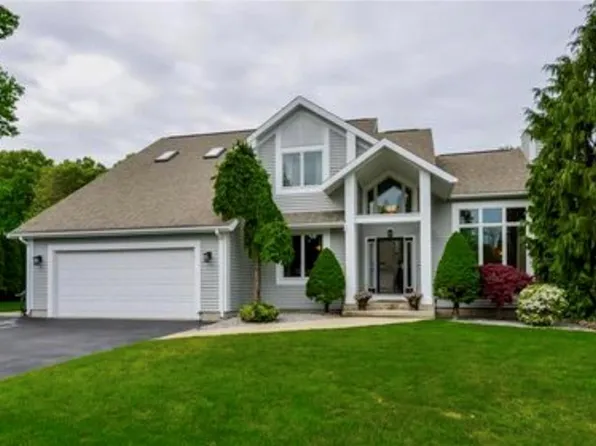 55 Mark Dr, Lincoln, RI 02865