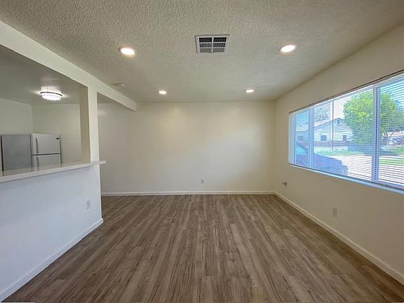 4th image of 25113 Starr St