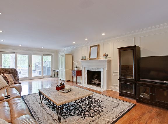4th image of 4 Court Of Bucks County