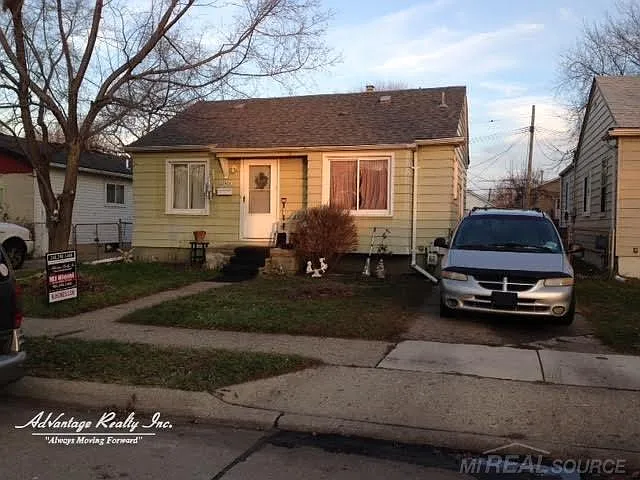 27486 Oneil St photo 1