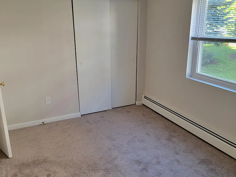 Pelham Street Apartments — Photo 7