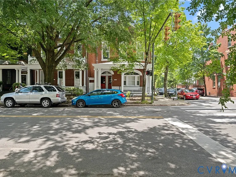 1527 Grove Ave #2 — Photo 2