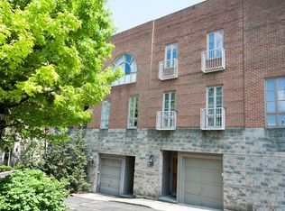 118 N Woodland Rd, Pittsburgh, PA 15232