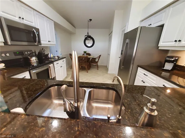 992 Marblehead Dr — Photo 12