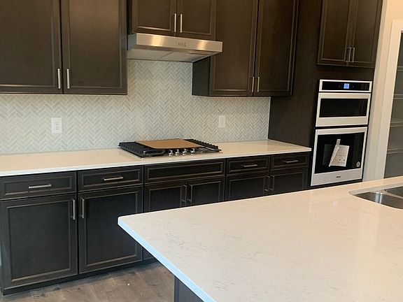 4th image of 235 Fairview Cir