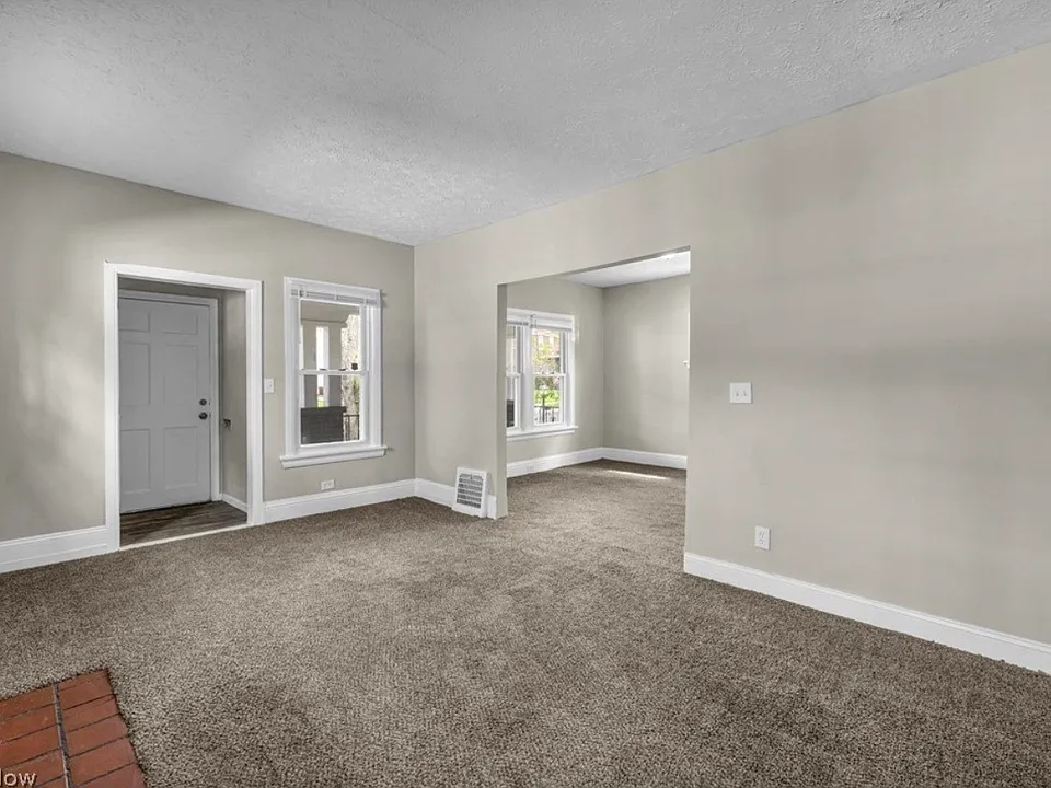 936 Selwyn Rd