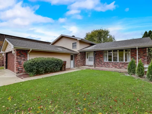 4013 W Lillian St, McHenry, IL 60050