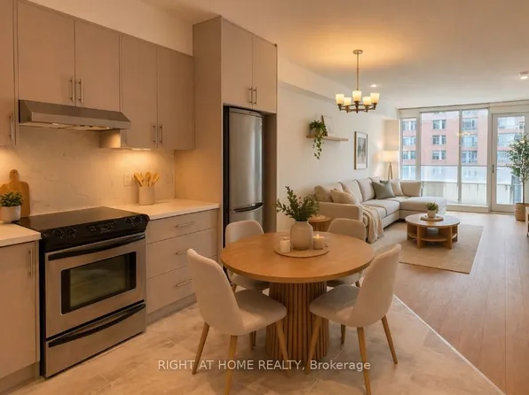111 Elizabeth St, Toronto, ON