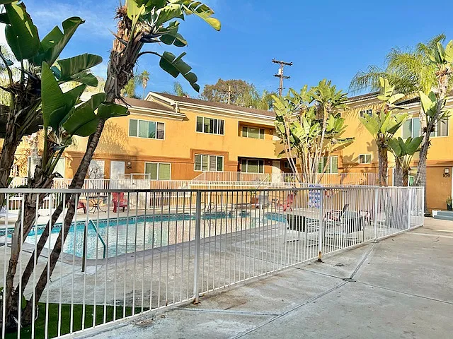 Highland Park Apartments — Photo 2