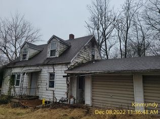 202 N Adams St, Kinmundy, IL 62854