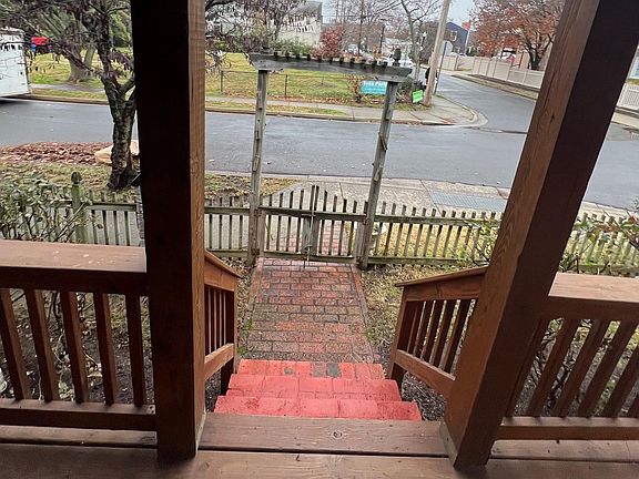 3rd image of 900 20th St S #B