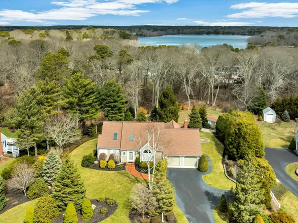 697 MISTIC Drive, Marstons Mills, MA 02648