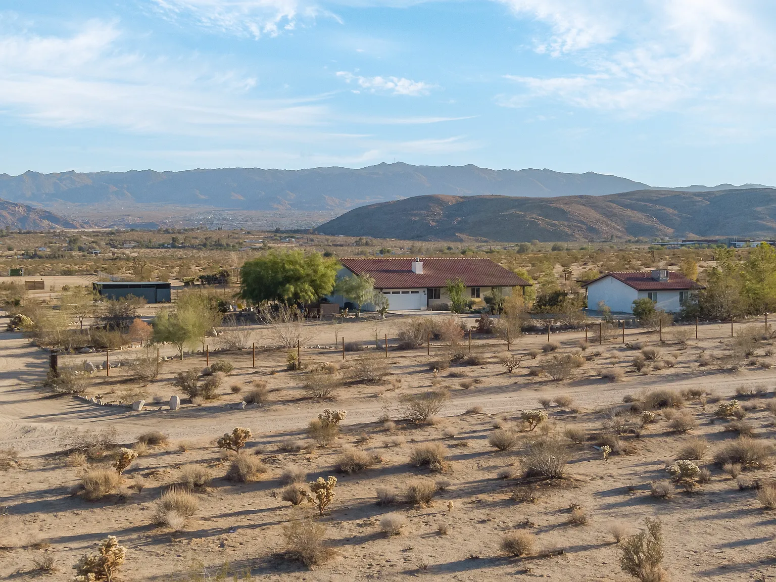 5 bed, 2216 sqft, $5,999 — Photo 4