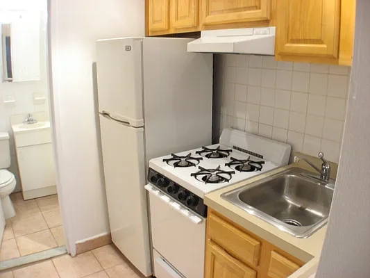 Rented by Glasser Realty LLC | media 9