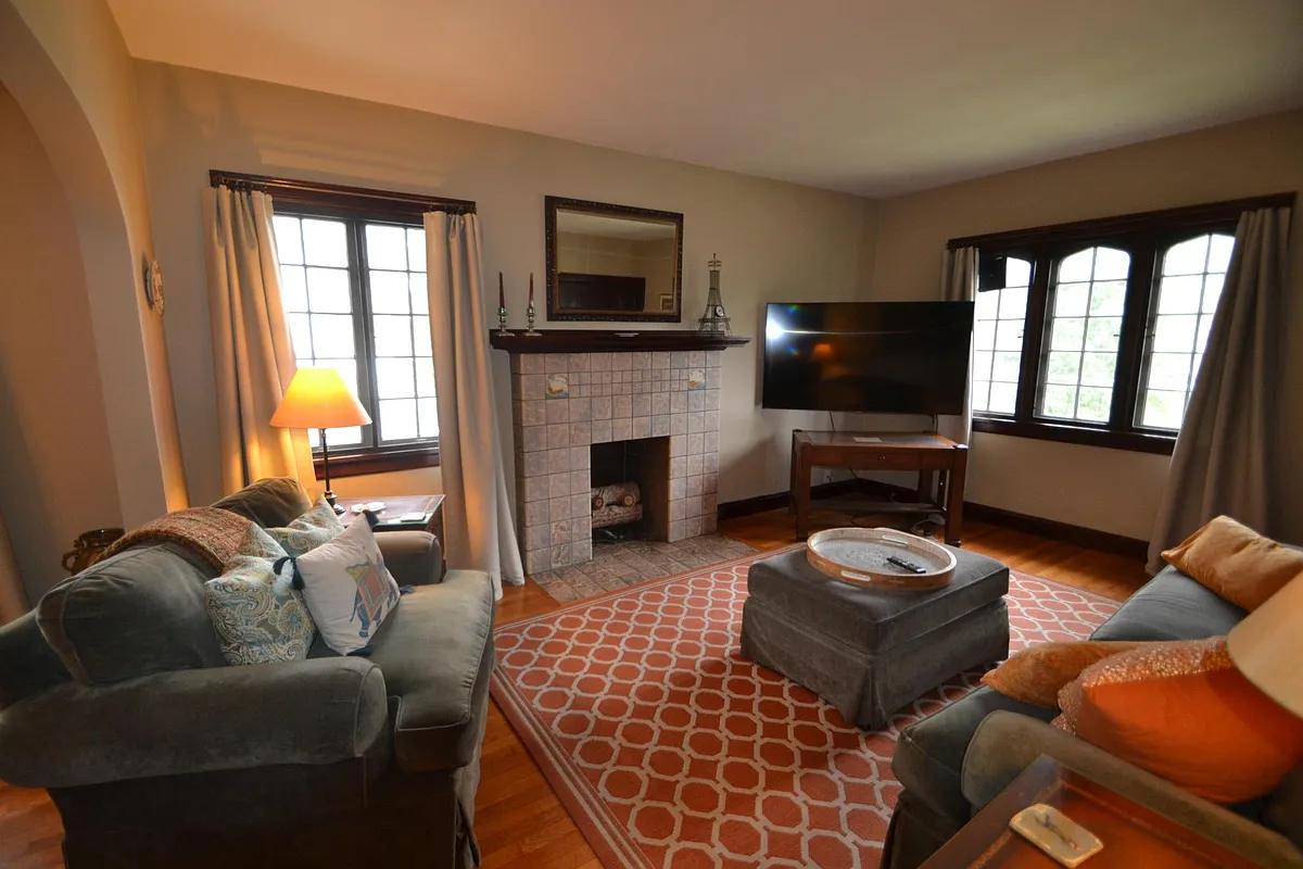 Building Photo - 4131 Floral Ave #4