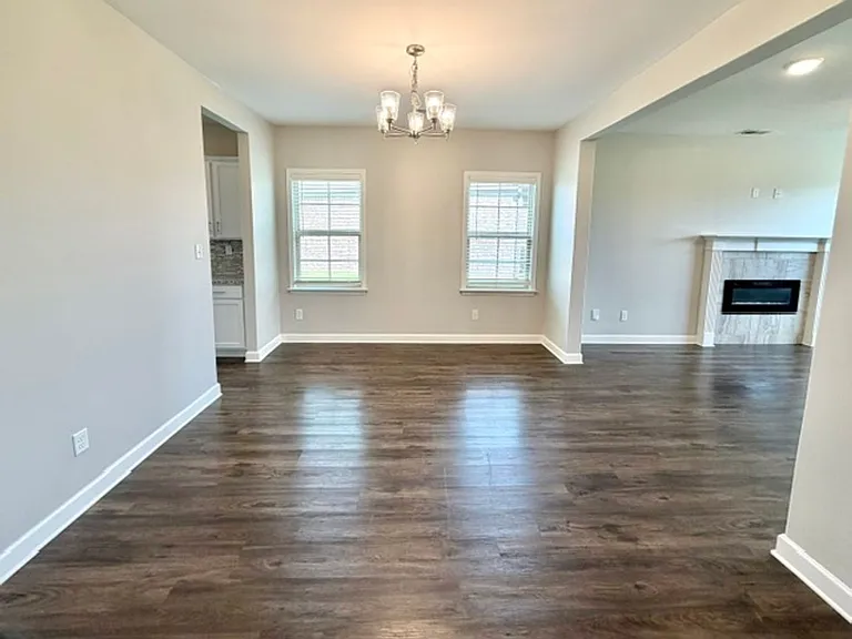 370 Azalea Dr — Photo 4