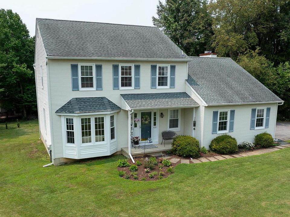 1st image of 429 Deep Willow Dr