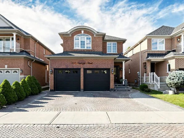 3433 Sunlight St, Mississauga, ON L5M 7M8