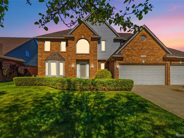50426 Chief Dr, Macomb, MI 48044