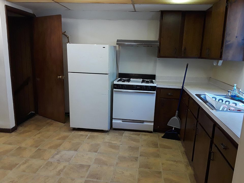 1st image of 849 5th St NW #2