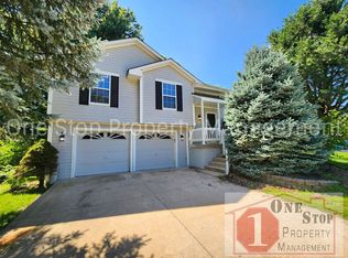 208 S Huntsman Blvd, Raymore, MO 64083