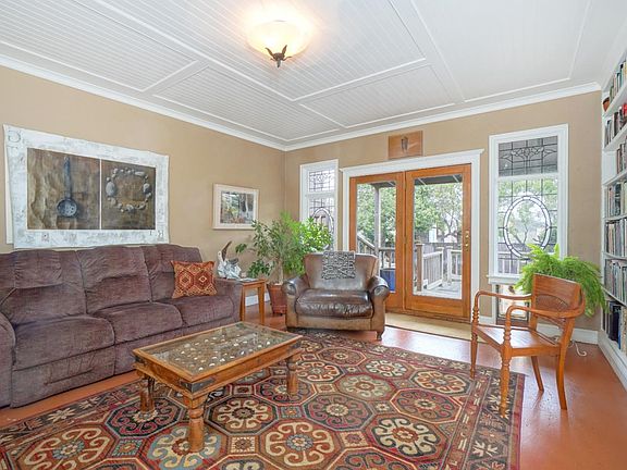 5th image of 468 Donaldson Ave