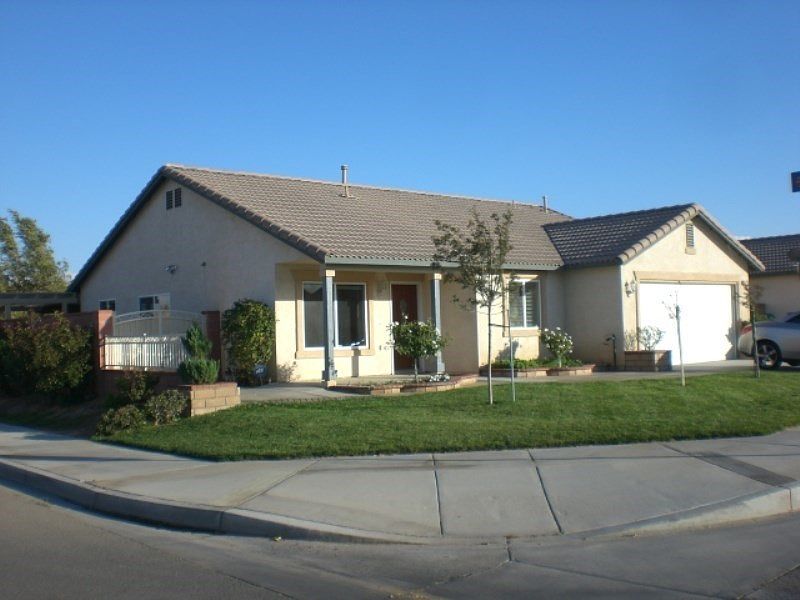 1st image of 15371 Ross Dr