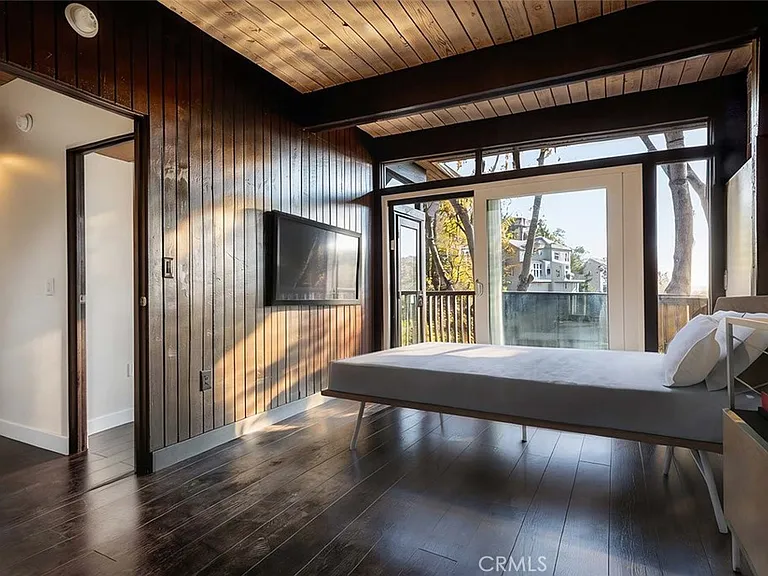 7912 Willow Glen Rd — Photo 12