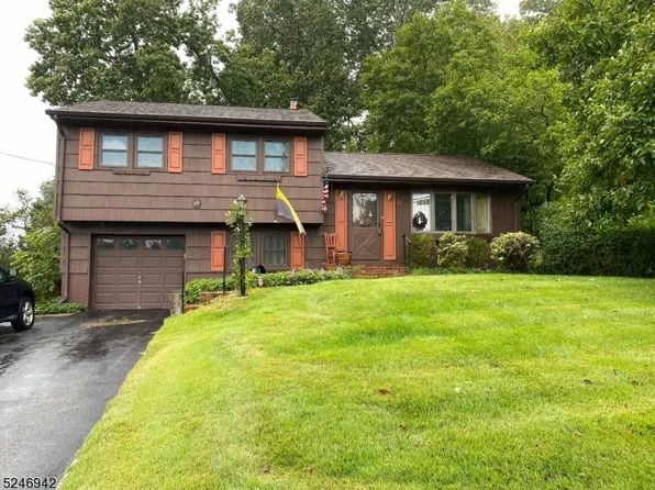 10 Stone Hill Rd, Randolph Twp., NJ 07869
