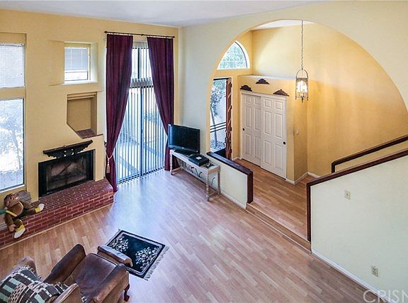 2nd image of 18701 Hatteras St Unit 6