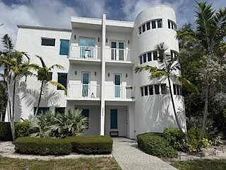 5820 N Flagler Dr — Photo 1