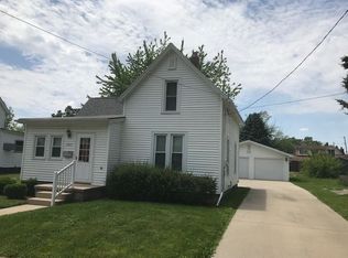 907 N Walnut St, Kewanee, IL 61443