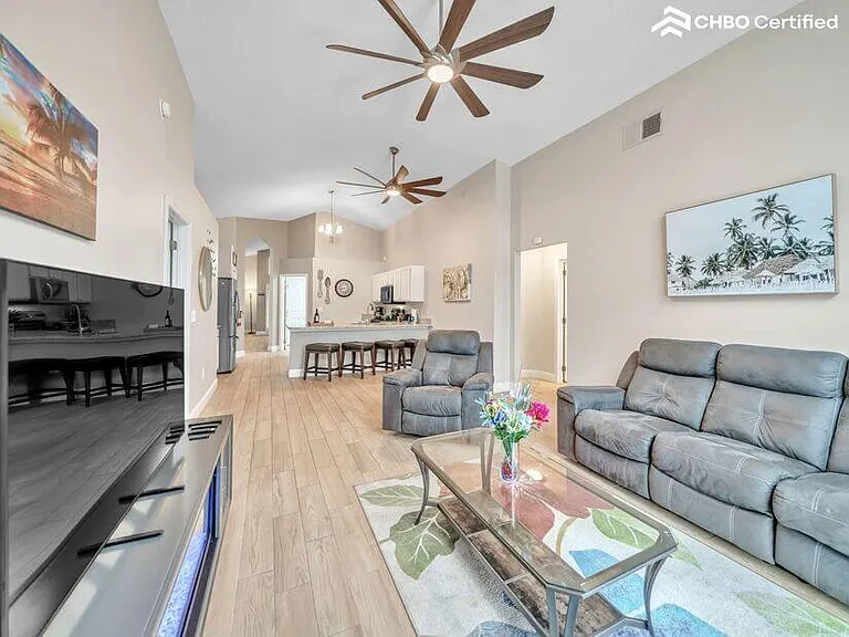 417 Casterton Cir — Photo 12